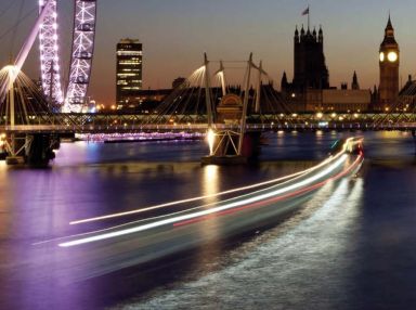 Hấp dẫn học bổng trung học Anh cuối cùng trong năm