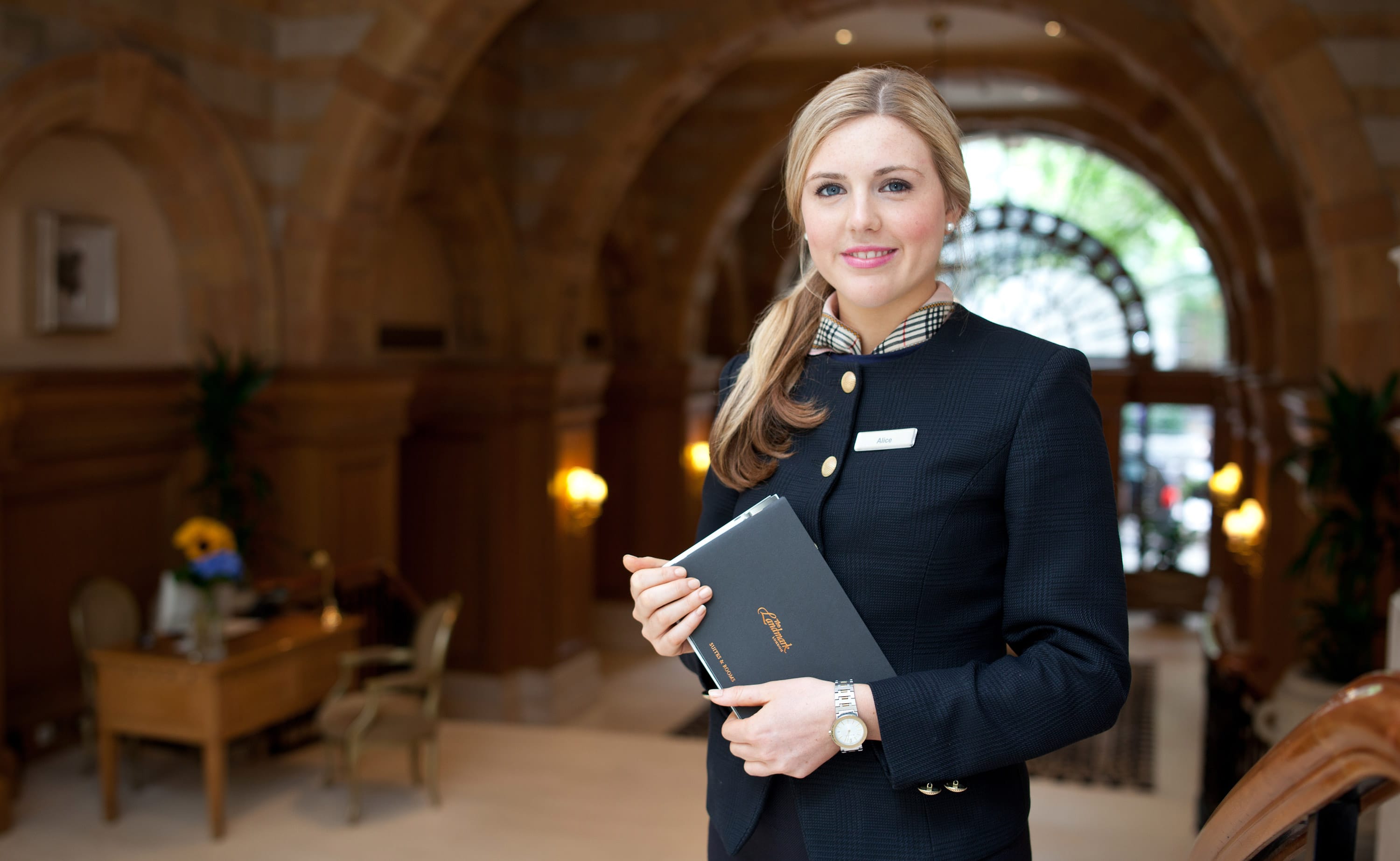 Du học ngành Quản trị Khách sạn cùng Glion & Les Roches, tại sao không?