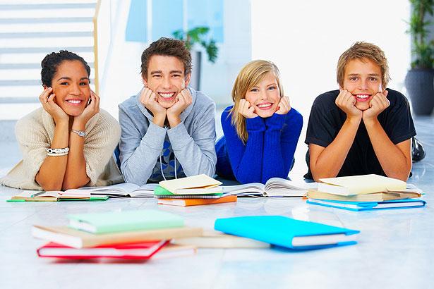 Du học Anh bậc THPT nên chọn trường nào?