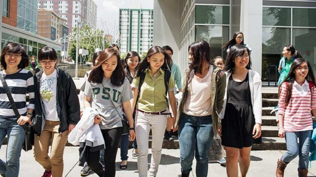Du học Singapore ngành Truyền thông: Đại học Curtin hay MDIS?