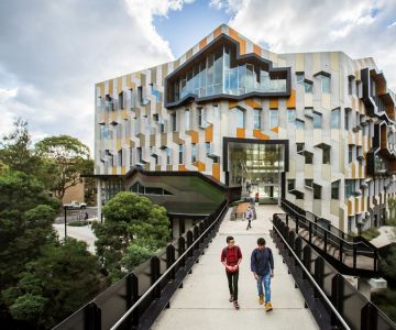 Du học Úc - Chuyển tiếp vào Đại học La Trobe cùng La Trobe Melbourne