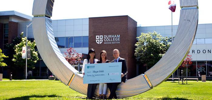 Cơ hội nhận học bổng có giá trị khi học tập tại Durham College