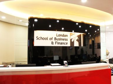 Học bổng 100% cho khóa học Anh Văn 4 tháng tại Singapore từ trường LSBF