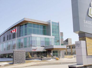 Học bổng 2,500 CAD và chương trình miễn phí ghi danh từ Sault College