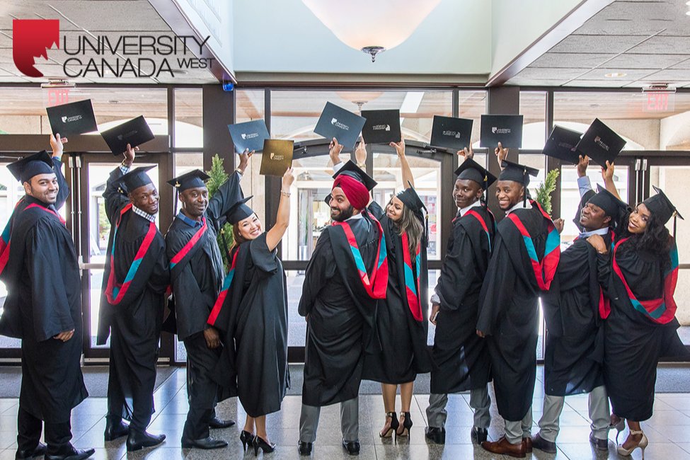 Học bổng của University Canada West năm học 2022