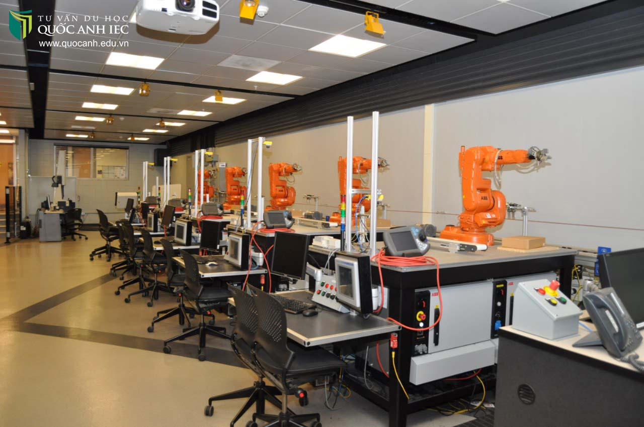 Máy móc, cơ sở vật chất phục vụ cho ngành kỹ thuật