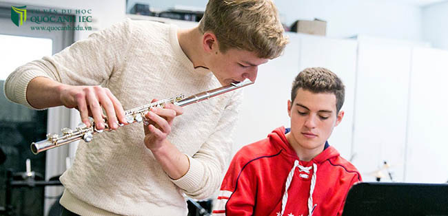 Hoc Edmund Burke School