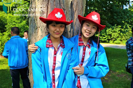 Du hoc de phat trien ban than hon huong den moi quan he ban be quoc te