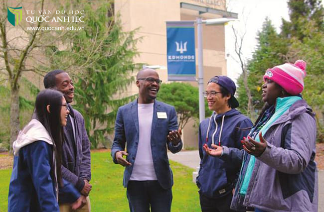 Khuôn viên trường EDMONDS COMMUNITY COLLEGE