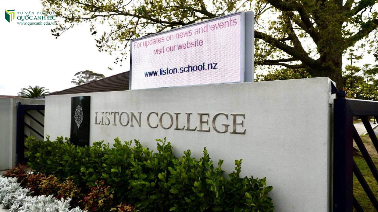 Liston College