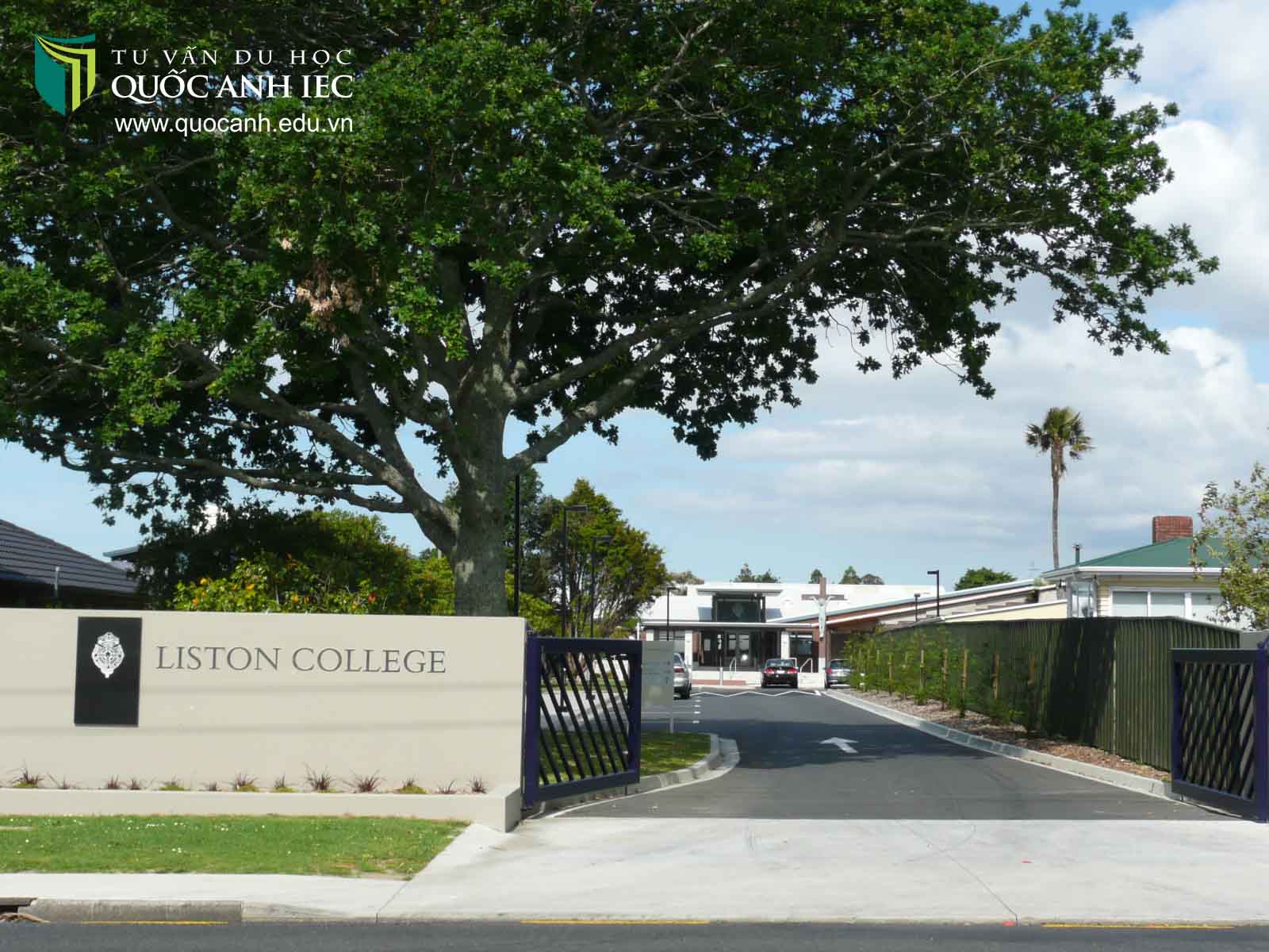 Liston College