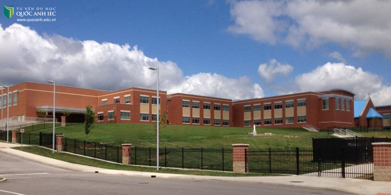 Trường Trung học St.Joseph High School, Connecticut