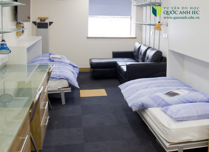 Trường nội trú Queen Ethelburga's College 1