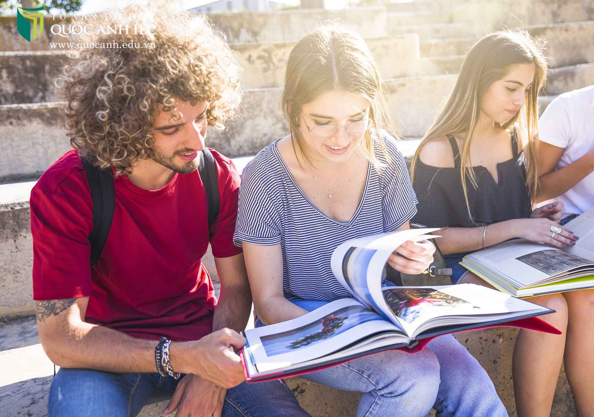 GCSE là gì