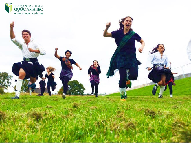 Mỗi học kỳ học sinh được học ở một quốc gia, khu vực khác nhau