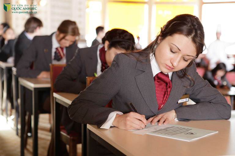 Sinh viên trong giờ học tại Học viện SHMS