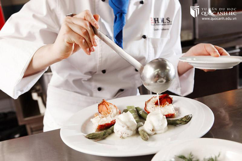 Du học sinh Thụy Sĩ tham gia kỳ thực tập hưởng lương 2